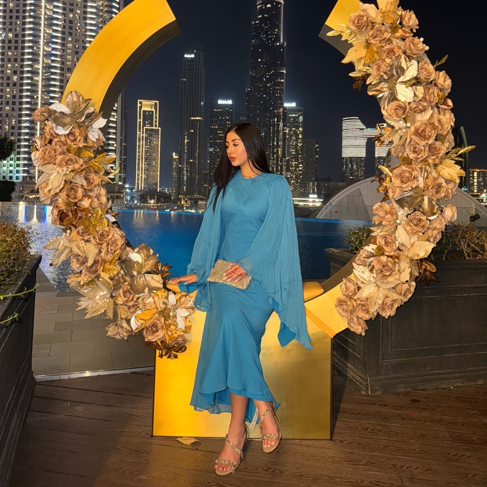 Beautiful blue dubai dress ⚜️ princess jasmine vibes!